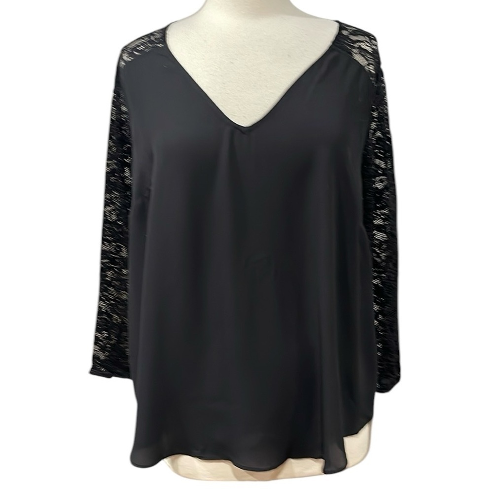 Torrid Lace Sleeve V Neck Dressy Top Long Lace Sleeves SZ 1  1X Black
